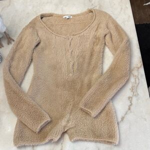 Fashion nova fuzzy romper med